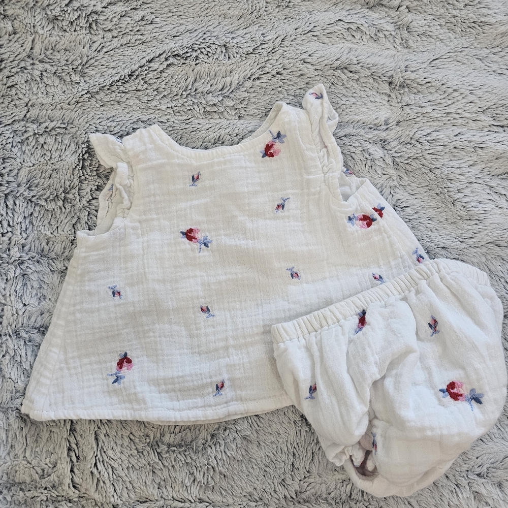 GAP White and Red Baby Outfit